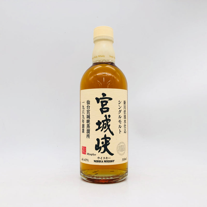 NIKKA宮城峡シングルモルト 新川伏流仕込500ml、日本産、軽やかなフルーティ香と柔らかい口当たり、ほのかなスモークと樽香