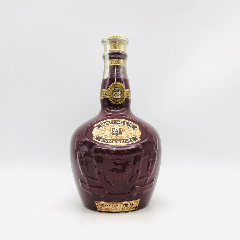 ロイヤルサルート21年の定価・種類・旧ボトルの見分け方と赤青緑の違い