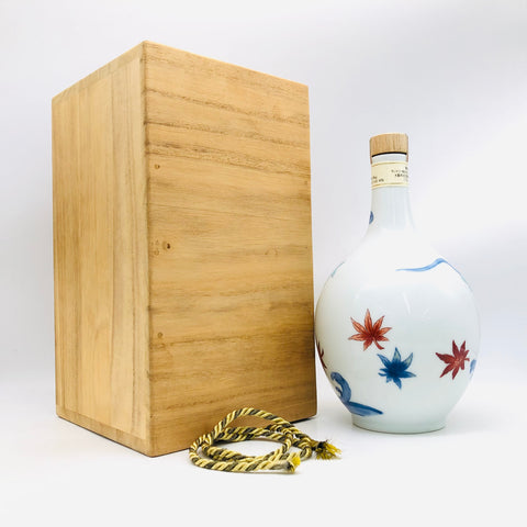 サントリー ブランデー 染錦菊水文 700ml 有田焼陶器ボトル、菊と流水文様、40度、国産古酒ブランデー