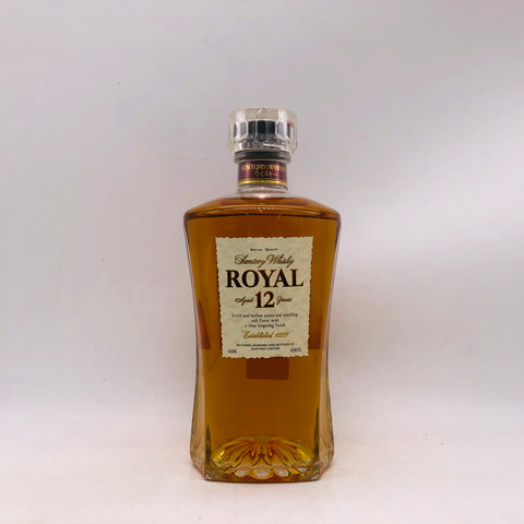 サントリーローヤル12年スリムボトル 660ml。華やかさと調和が息づく、黄金バランスの12年 