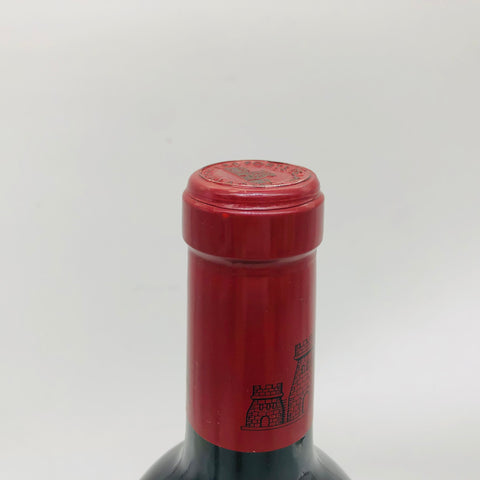 レフォールドラトゥール2005 750ml。名門ラトゥールの誇りを受け継ぐ、格調高いセカンドワイン 