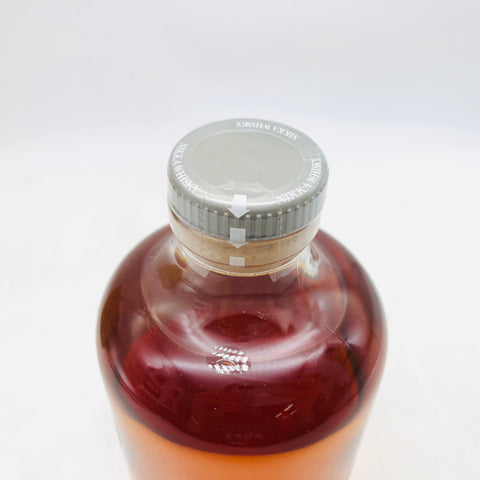 ニッカピュアモルトブラック 500ml。余市モルトの力強さを凝縮した、スモーキーで重厚な黒