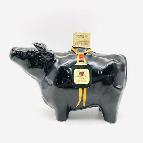 サントリーオールド丑歳干支陶器ボトル 700ml。干支を纏う、日本の心と味わい — 丑歳の縁起ウイスキー。　