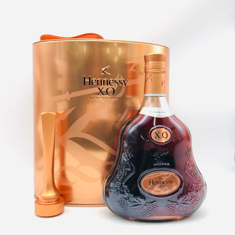 ヘネシーXOアイススタンプ 700ml。氷に刻むロゴ — 贅沢を映す、X.O のひと雫　