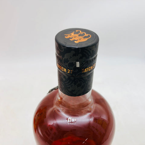 モンキーショルダー 700ml。3匹の猿チャームが特徴のブレンデッドモルトで、バニラと蜂蜜の甘い香りが楽しめる人気ウイスキー。