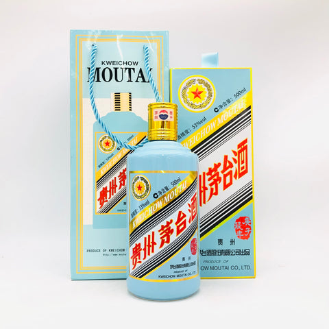貴州茅台酒 500ml（53％）の瓶、飛天牌ラベル、高粱由来の白酒としての濃厚かつ芳醇な香りを感じさせる外観