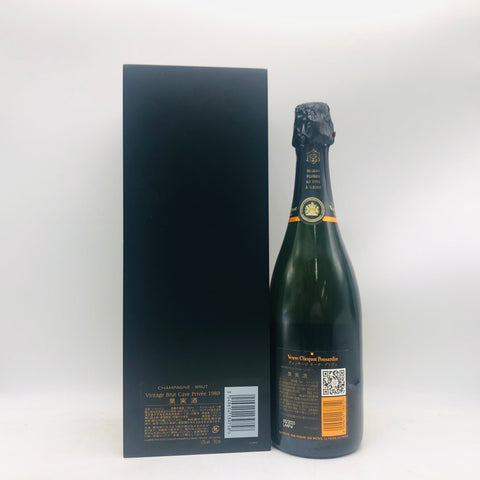 ヴーヴクリコ カーヴ プリヴェ 1989 750ml。熟成が極めた、重厚かつ官能的なヴィンテージ・ヴーヴ。