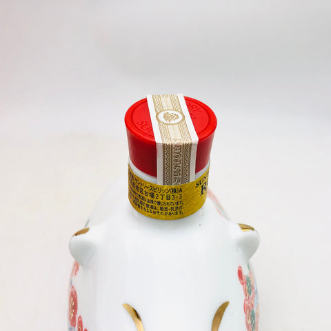 サントリー ローヤル 干支陶器ボトル 亥 600ml。縁起と伝統を味わう、ローヤル干支ボトル。