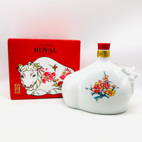 サントリー ローヤル 干支陶器ボトル 丑 600ml。丑の縁起を宿す、伝統ローヤル。