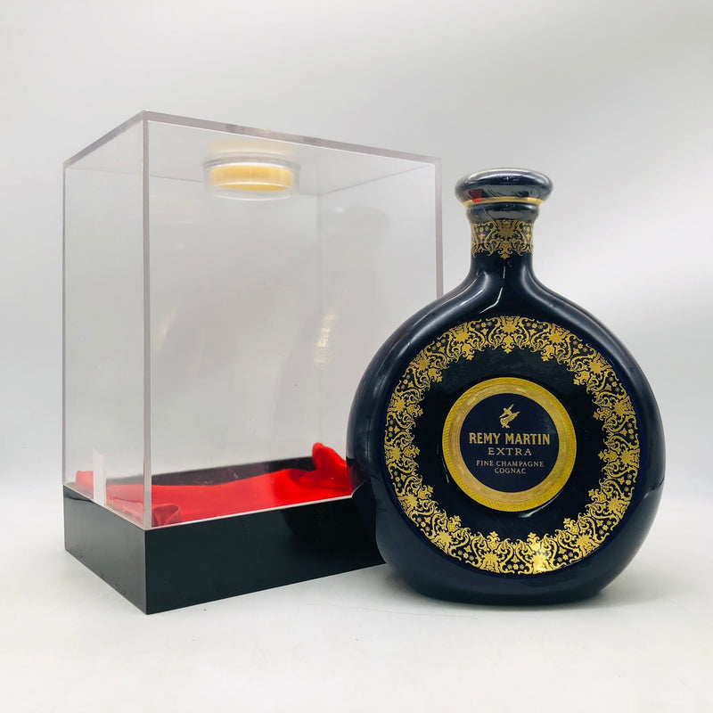 レミーマルタン エクストラ 陶器ボトル COGNAC 700ml。“長期熟成が生む、気品あふれるエクストラコニャック。 