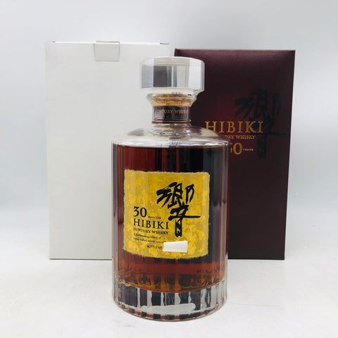 サントリー 響 30年 旧ボトル 700ml。30年の時が磨いた、響の頂点。