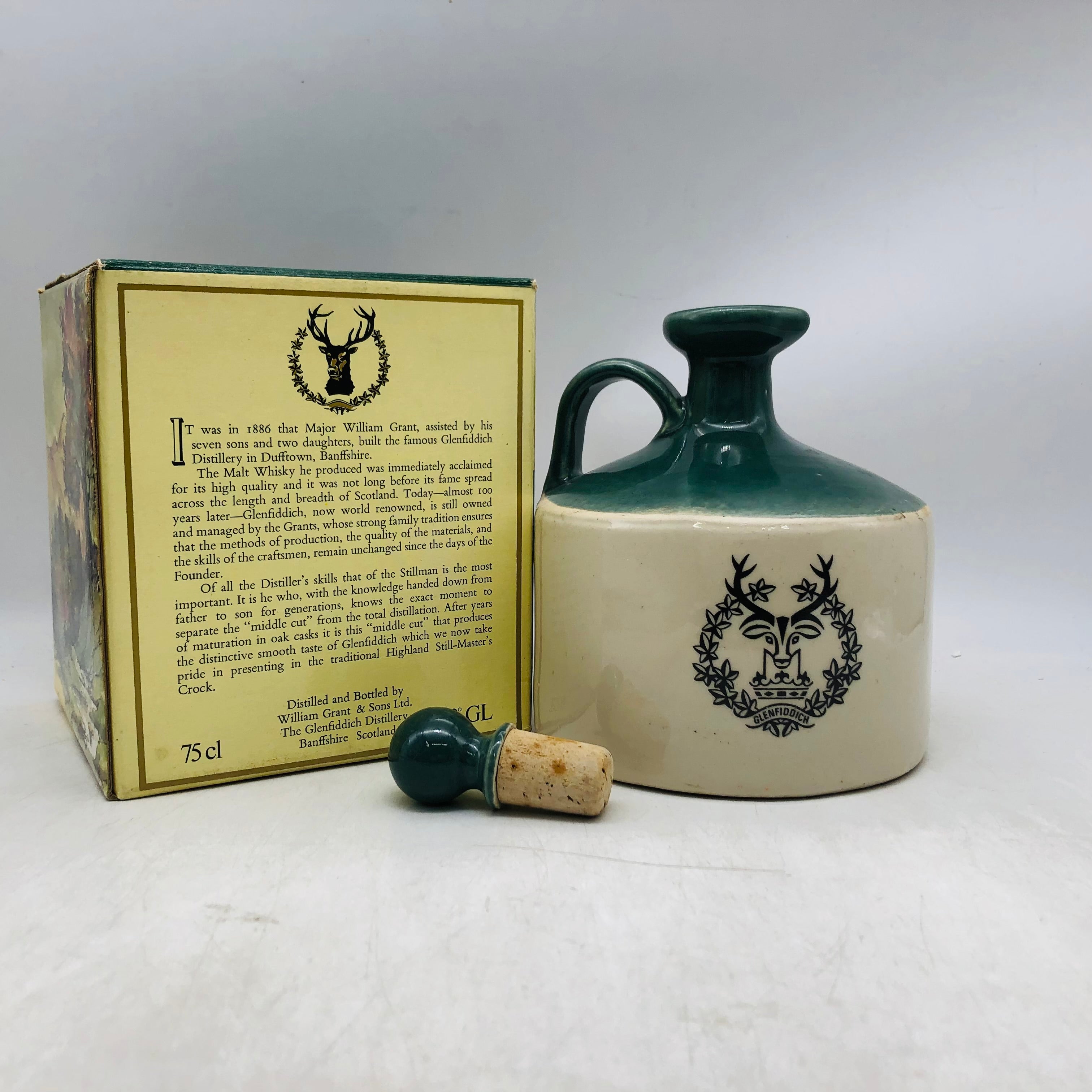 Glenfiddich グレンフィディック 8年 陶器ボトル 750ml – 高級酒・希少