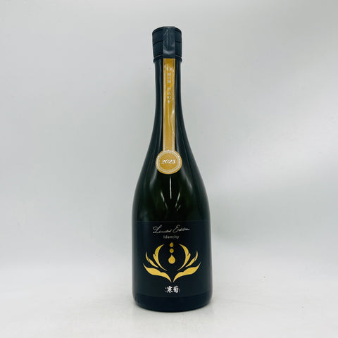 寒菊 純米大吟醸 アイデンティティ 720ml。果実香と旨味が際立つ寒菊銘醸の自信作、純米大吟醸。