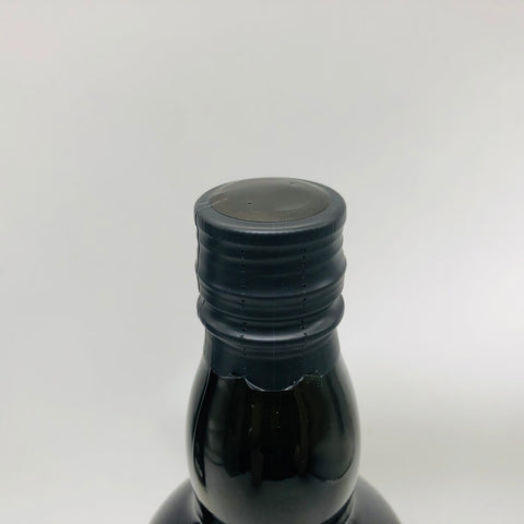 山桜 黒ラベル 700ml。穏やかな甘みと香りが寄り添う、親しみやすい国産ウイスキー