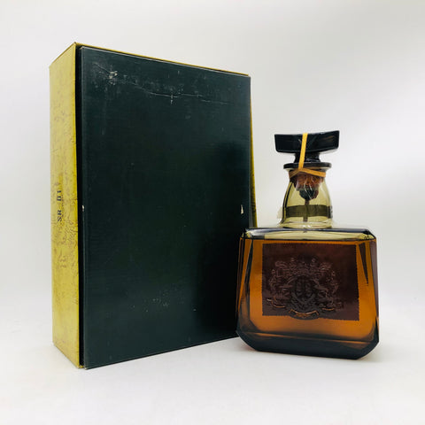 サントリー ローヤル SR ゴールドラベル 向獅子マーク 720ml。濃密な甘みと気品が宿る、ローヤルの黄金バランス