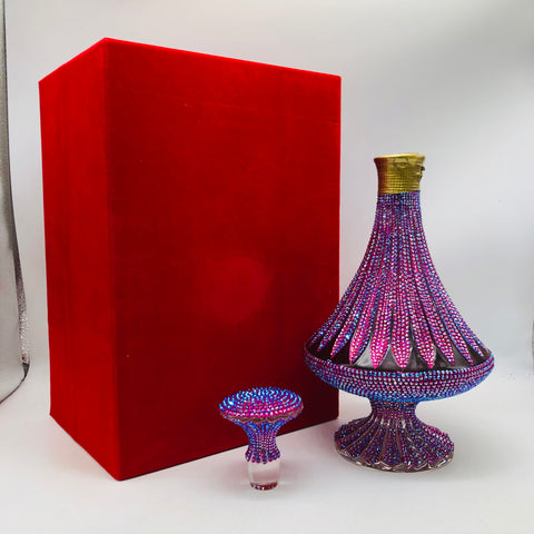 CROWNVINE クラウンバイン トラディションスタイル パープル 700ml。ブルーベリーやカシスの香りと柔らかなコクの国産赤ワイン。紫基調のラベルが印象的。