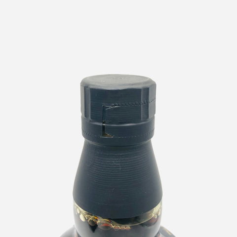 SUNTORY サントリーシングルモルトウイスキー 山崎 18年 700ml 旧(響キャップ)。時が醸す、圧倒的な深み