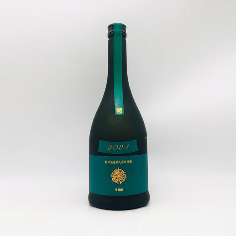 新政 天鵞絨 ヴィリジアン 720ml。緑を纏う、軽やかな深み ― 秋田が育んだ彩りある純米酒　