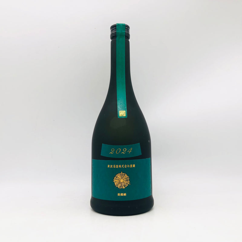 新政 天鵞絨 ヴィリジアン 720ml。緑を纏う、軽やかな深み ― 秋田が育んだ彩りある純米酒　
