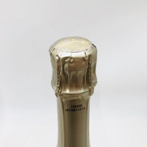 アムールドドゥーツブリュット2010 750ml。気品あふれる白い花のシャンパーニュ