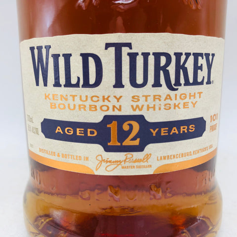 ワイルドターキー 12年 700ml。12年熟成が生む、濃密で重厚なプレミアムバーボン