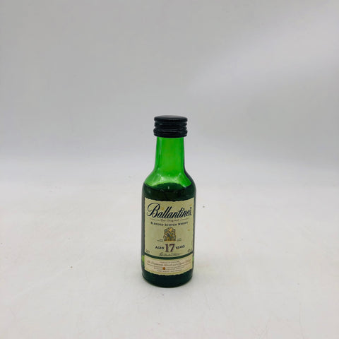 バランタイン17年 50ml。深みが語る、17年の品格。 