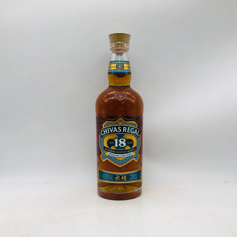 CHIVAS REGAL シーバスリーガル 18年 ミズナラ ブレンデッドスコッチ 700ml、スコットランド産18年熟成ウイスキー、ミズナラ樽由来のウッディーでスパイシーな香り