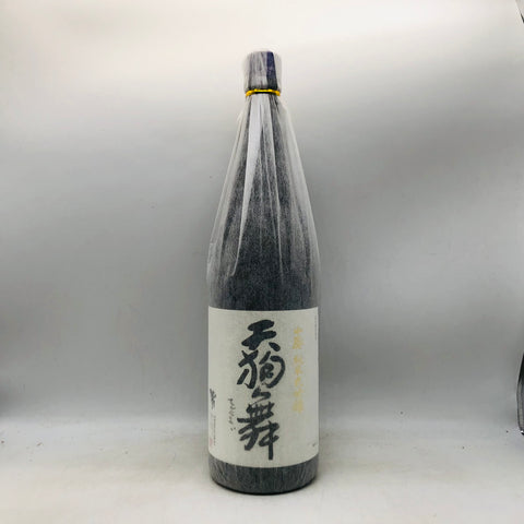 山廃 純米大吟醸 天狗舞 1800ml。伝統の山廃が生み出す、気品ある旨味と華やかな吟醸香。