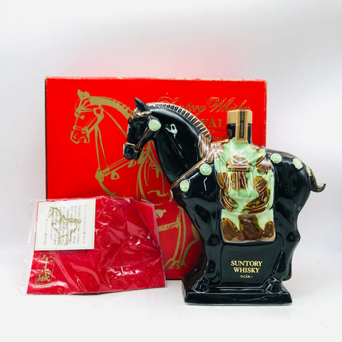 サントリーローヤル ウイスキー 干支陶器ボトル午 600ml 。干支と共に楽しむ、まろやかな一滴