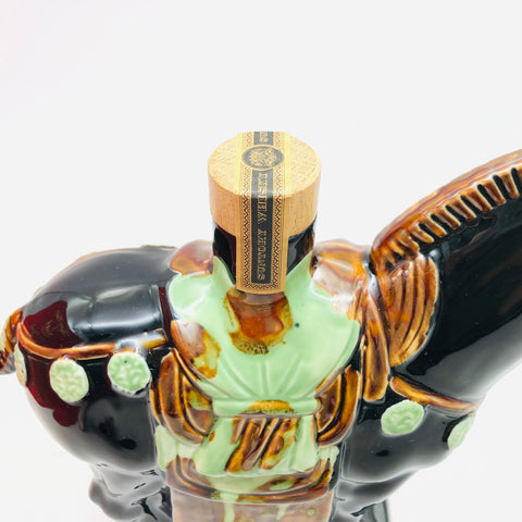 サントリーローヤル ウイスキー 干支陶器ボトル午 600ml 。干支と共に楽しむ、まろやかな一滴