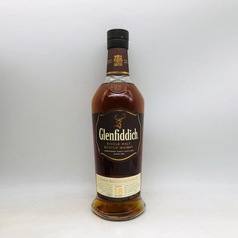 グレンフィディック18年 700ml。18年の時が育む、気品と深みを極めたシングルモルト。