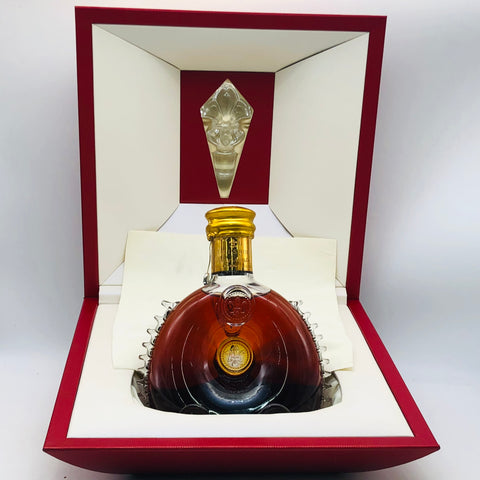 レミーマルタン ルイ13世金キャップ 700ml。一世紀の時を閉じ込めた、永遠の一滴。 