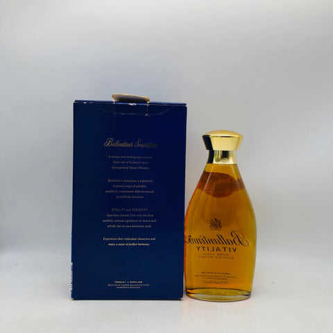 バランタイン バイタリティ 500ml。軽やかで飲みやすい、親しみやすいブレンデッドスコッチ