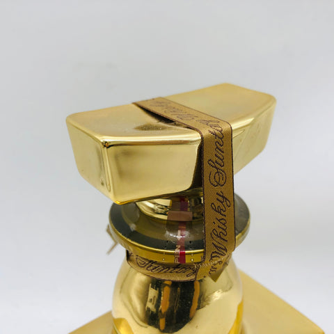 サントリー ローヤル 15年 ゴールドボトル 700ml。気品を纏う、15年熟成のローヤル