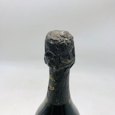 ドンペリニヨン 1988 750ml。偉大なヴィンテージが生んだ、重厚で優雅なプレステージシャンパン