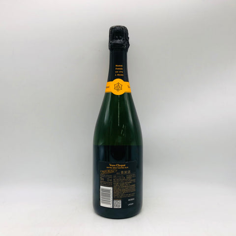 ヴーヴクリコエクストラブリュット 750ml。熟成の美学が生み出す、気品あふれるシャンパーニュ。