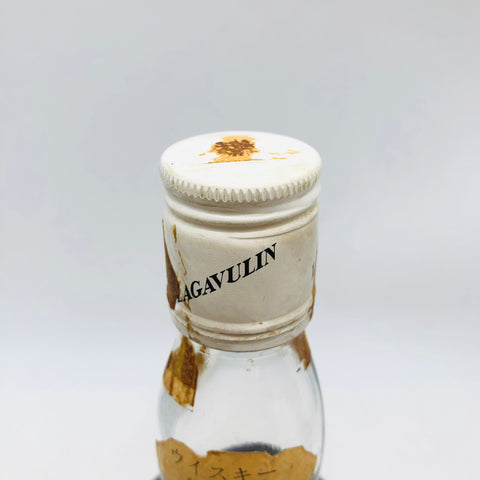 ラガヴーリン 12年 ホワイトラベル 750ml。力強いピート香と海の風味が特徴のアイラモルト。