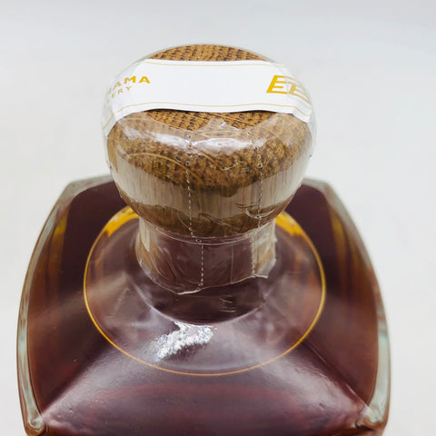 長濱アマローネカスク 500ml。赤ワイン樽が描く、深紅の余韻　