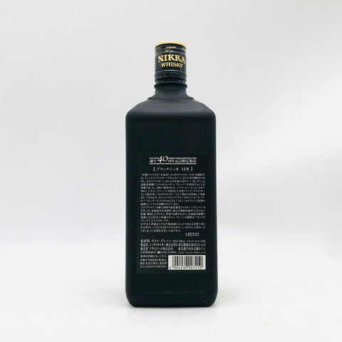 ブラックニッカ12年40周年記念 720ml。40年の歴史を纏う、重厚な一杯。 