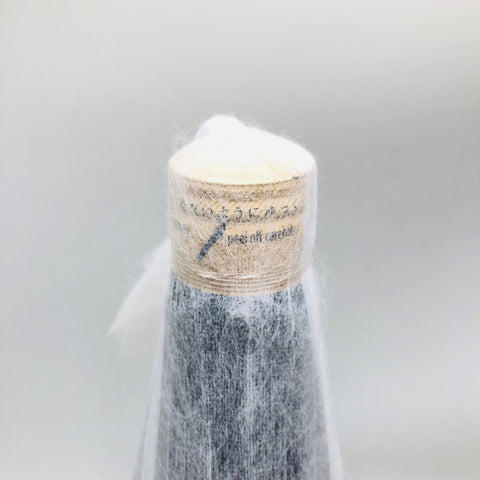 十四代 中取り上諸白 赤磐雄町 日本酒 1800ml 製造年月: 2025年 日本酒 山形県 高木酒造 上品で華やかな香りと旨み 15度