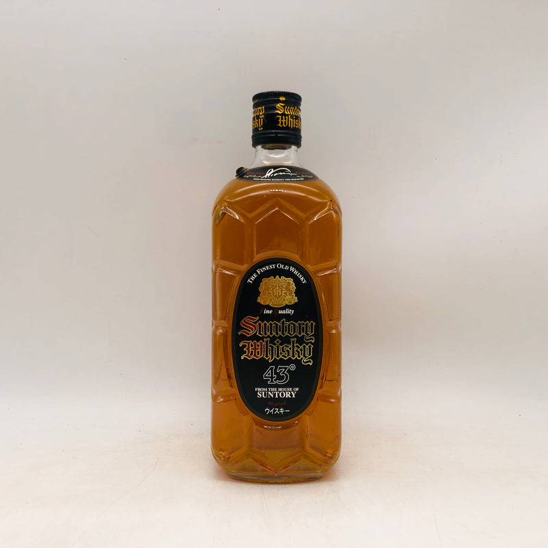 サントリー黒角 700ml。ハイボールで真価を発揮する、日本の定番ブレンデッド。
