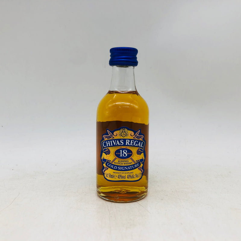 シーバスリーガル 18年 ミニチュアボトル 50ml。18年熟成の贅沢を、手のひらサイズで。