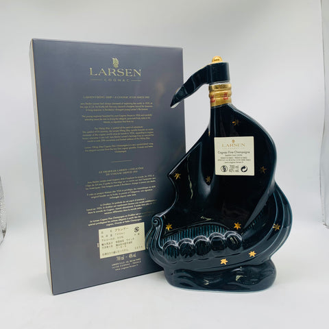 LARSEN ラーセン ブラック 700ml 40% 箱あり