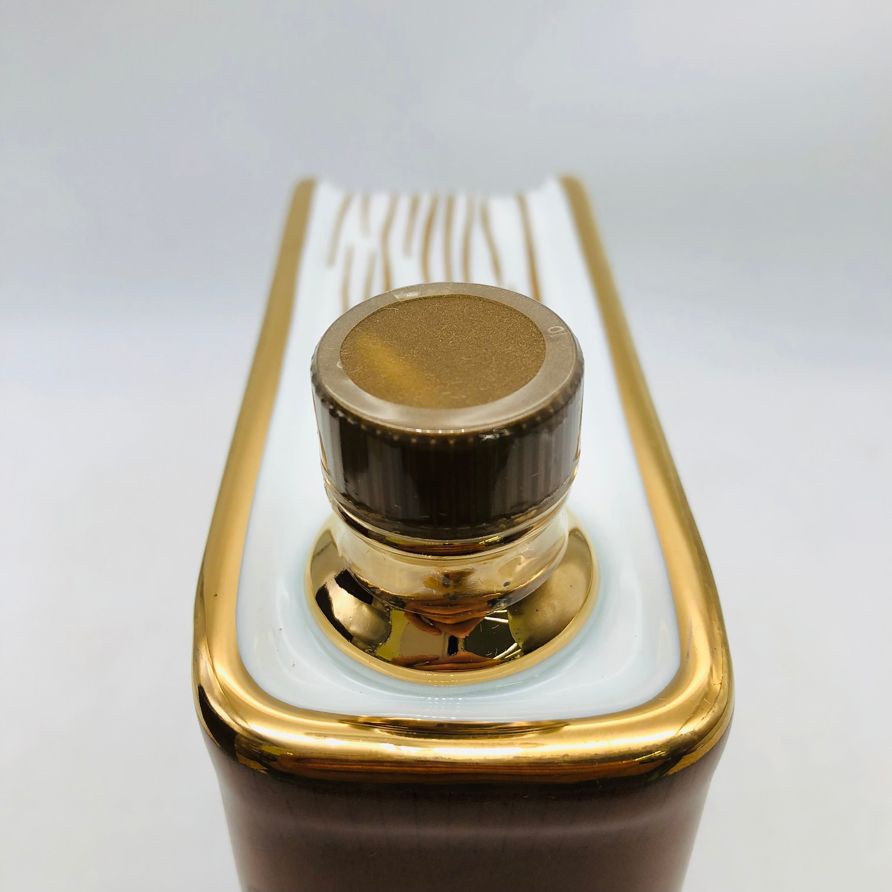 CAMUS カミュ ブックシリーズ レボリューション 700ml – お酒の通販