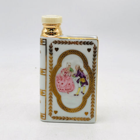 カミュブック紳士と淑女　ホワイト ミニチュアボトル50ml。小さなボトルに宿る、気品と香りの芸術。 