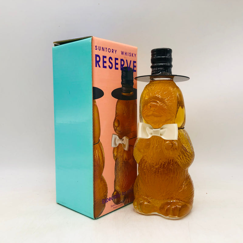 サントリー リザーブ イヌさんボトル 180ml。愛らしいボトルに、サントリーリザーブの上質な味わいを。