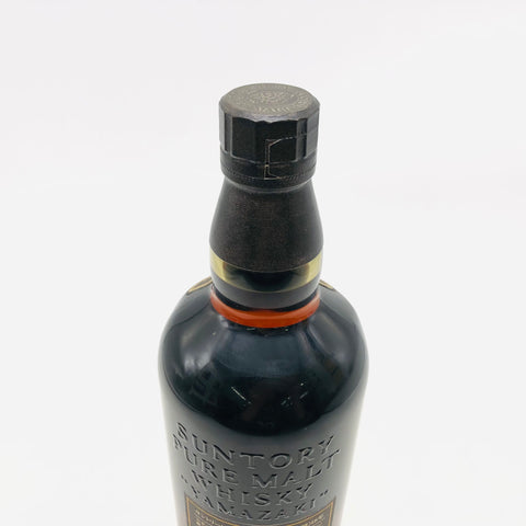 SUNTORY サントリー 山崎18年 ピュアモルト 響マーク 750ml　キャップ上部の画像