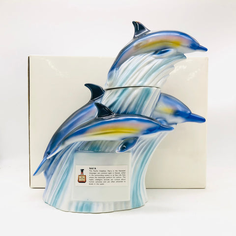 サントリー ローヤル ハワイアオープン記念1992 ウイスキーイルカボトル 700ml。波間に香るローヤル、優美なイルカと共に