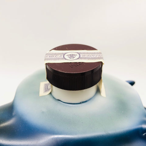 サントリー ローヤル ハワイアオープン記念1992 ウイスキーイルカボトル 700ml。波間に香るローヤル、優美なイルカと共に