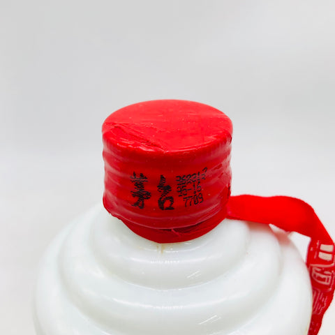 貴州茅台酒 天女ラベル 500ml、華やかな天女デザインの白酒。まろやかな口当たりと豊かな香りが特徴。